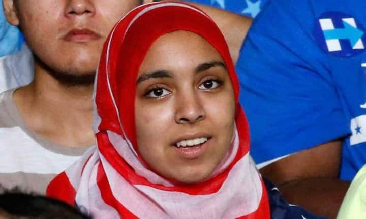 Nach dem Terroranschlag im kalifornischen San Bernardino forderte Trump einen vorübergehenden Einreisestopp für Muslime . Seitdem hat er die Forderung leicht abgewandelt. Aktuell spricht Trump davon, zusätzlich die Einreise aus Ländern zu stoppen, welche durch Terrorismus gefährdet sind – dazu zählt er beispielsweise auch Frankreich.