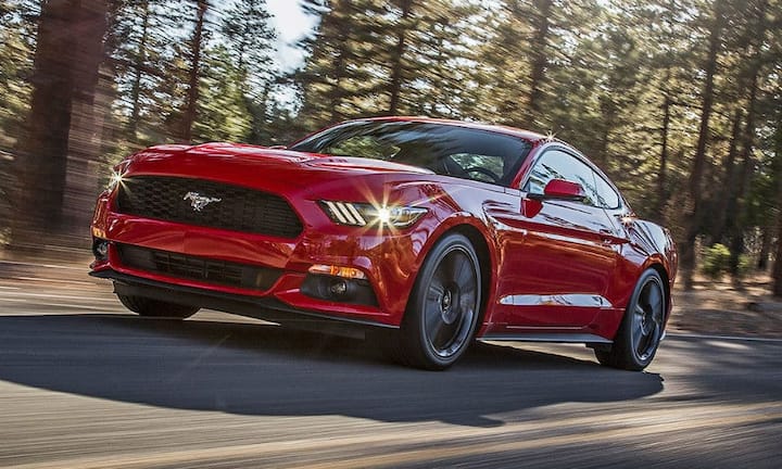 Nach mehr als 50 Jahren kommt der Ford Mustang offiziell nach Europa. Im Mai beginnt die Produktion im US-Werk nahe Detroit.