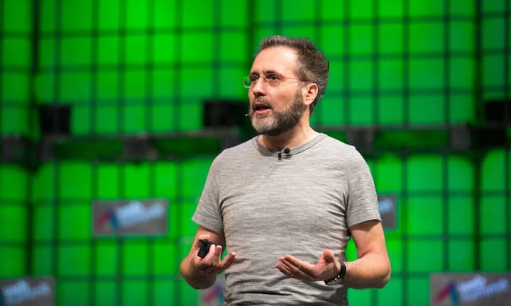 Urs Hölzle:Inzwischen ist er der dienstälteste Googler nach den Gründern Sergey Brin und Larry Page: Der Liestaler Urs Hölzle begann 1999 als Employee No. 7 bei Google, zuständig für die Technologie. Das ist er heute noch immer und damit der wichtigste Schweizer im Silicon Valley.WebSummit/Flickr/CC