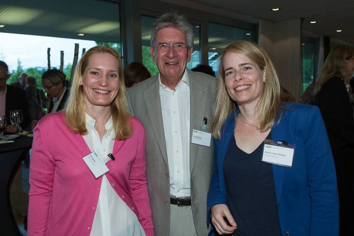 Tina Spiess, Sulser & Partner AG; Felix Althaus, Dekan, vetsuisse-fakultät; Andrea Capol-Kofmel, Sulser & Partner AG