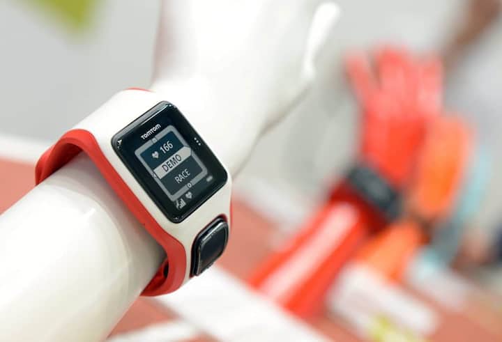 Neuen Sportuhren stellt der Navigationshersteller TomTom vor. Neben dem Herzschlag wird auch die Route und Geschwindigkeit per GPS für die Auswertung aufgezeichnet.
