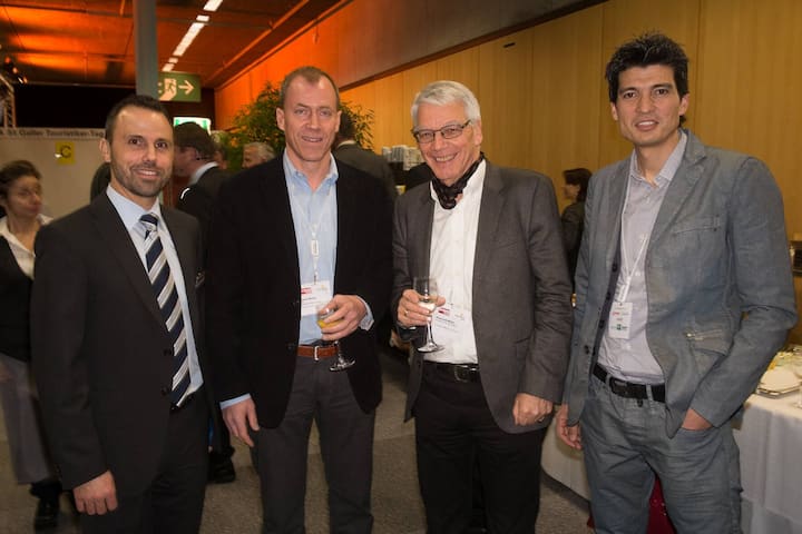 Jean-Claude Raemy, Chefredaktor Travel Inside; Pascal Wieser, CEO, Twerenbold Reisen Gruppe; Hansruedi Müller, emeritierter Prof. Uni Bern; Dany Gehrig, Geschäftsleiter, Globetrotter Travel Service AG