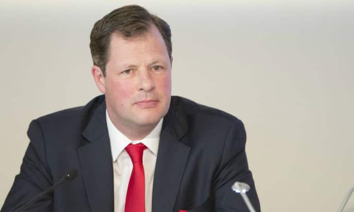 Thomas OetterliCEO Schindler Die Ernennung zum CEO von Oetterli kam etwas überraschend, schliesslich war Vorgänger Silvio Napoli nur rund zwei Jahre im Amt. Doch der Luzerner ist ein Schindler-Gewächs durch und durch: Die Ehefrau arbeitete früher für das Unternehmen, die zwei Söhne haben ihre Lehre bei Schindler absolviert. Und er selber hat 22 Jahre für das Unternehmen gearbeitet, die letzten sechs in der Konzernleitung.