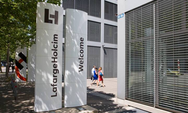 LafargeHolcimDas grösste Kurspotenzial bei Schweizer Aktien wird LafargeHolcim zugebilligt. Der Abstand zum Kursziel von 75 Franken beträgt in diesem Fall rund 35 Prozent.