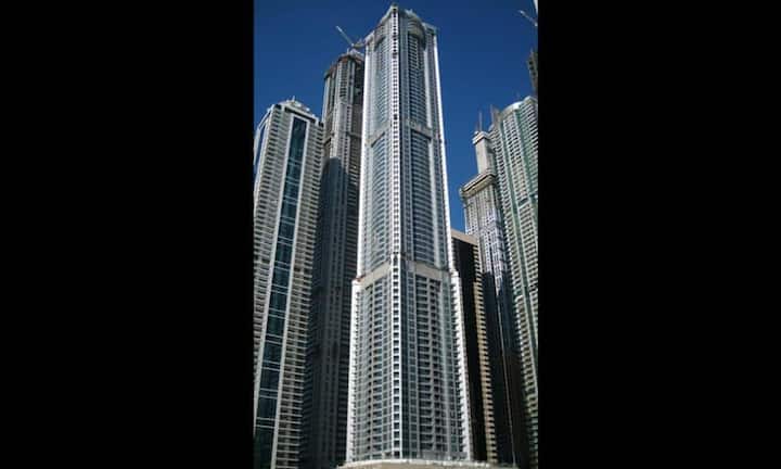 Rang 4 - The Torch, Dubai: Das Gebäude umfasst 79 Geschosse, 676 Wohnapartments und besitzt eine Höhe von 336,8 Meter. (Bild: Michael Merola)