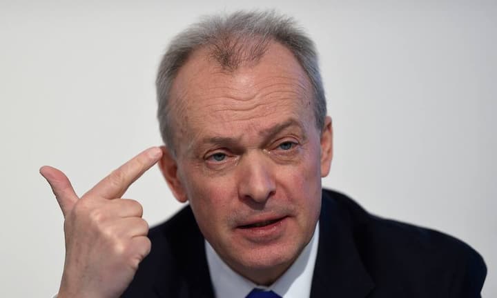 Die Gegner:Für grossen Ärger sorgt Schuhmacher bei den Chefs von Swisscom, Post und SBB: Urs Schaeppi…