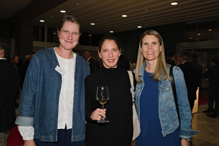 Carolyn Pike, FGS Global; Linda Mall, Volvo Car Switzerland AG; IrÃÂ¨ne Dumas, Swisscom Directories AG Bilanz Business Talk Dezember 2025