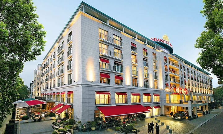 Die chinesische Delegation mit Präsident Xi Jingping wird im «Grand Elysee» an der Rothenbaumchaussee unterkommen, quasi in Hamburgs Wohnzimmer.PR