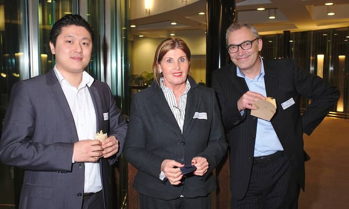Hyun Soo Yim, business development manager, Canon (Schweiz) AG;
Sonja Maria Herzog-Lang, Diplom-Pädagogin, ICGK;
Michel Dubler, Leiter Business Development, Winkler Media Events