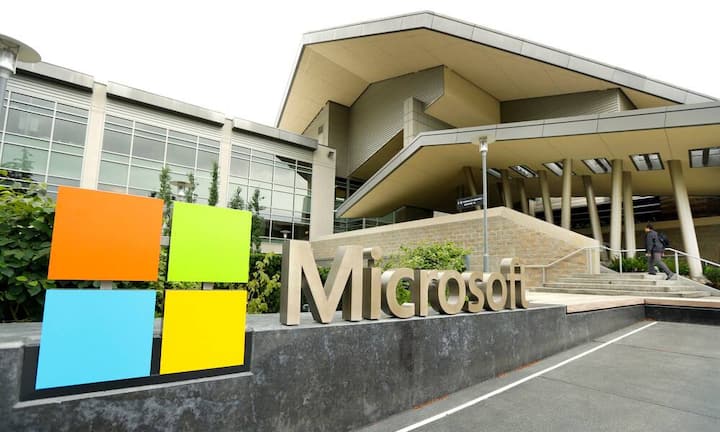 Die meisten Informatiker in Ausbildung wünschen sich zwar Google als Arbeitgeber. Knapp dahinter auf Platz zwei folgt jedoch der weltweit grösste Software-Hersteller Microsoft.   Bildergruppe von Keystone