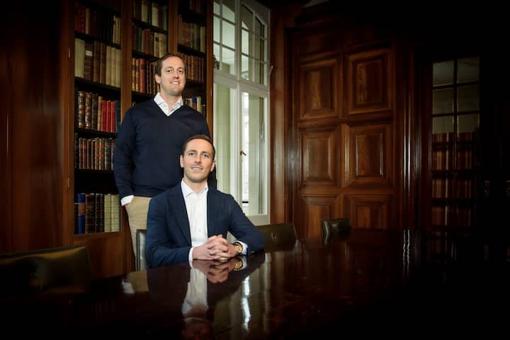 Philippe Jacobs (r.) und Nicolas Jacobs (l.), Co-PrÃ¤sidenten der Jacobs Holding  fotografiert in den RÃ¤umen der Jacobs Holding AG in ZÃ¼rich.