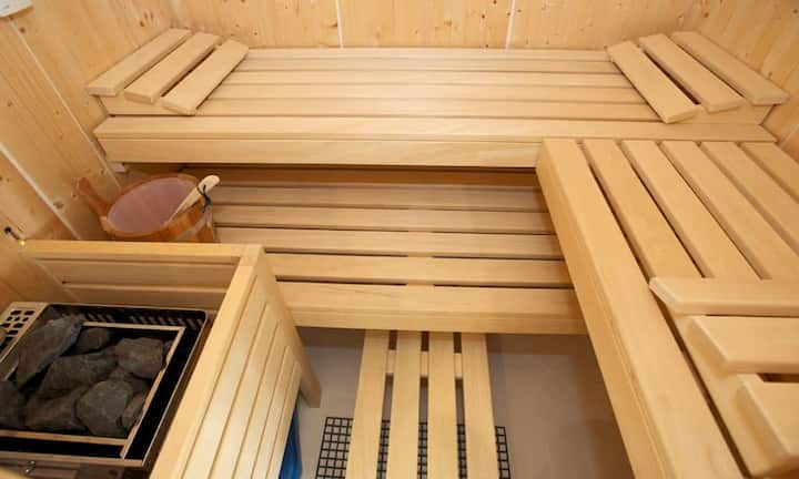 Ein Highlight ist der Wellnessbereich mit Sauna und der...