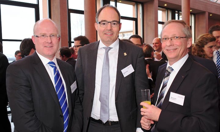 Michael Abresch, Partner, PricewaterhouseCoopers AG;
Reto Conrad, CFO, Coop;
Othmar Som, Partner, Reichmuth & Co.