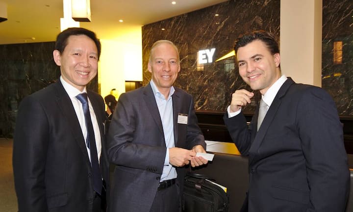 Paul Wang, Partner Assurance, EY Schweiz;
Robbert Spierings, managing Director, Arcplace;
Adrian Ott, Senior Manager, EY Schweiz