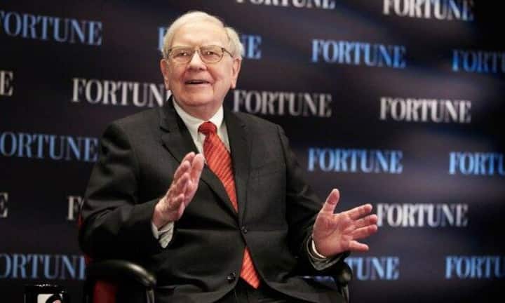 Platz 2: Warren Buffett ist mit 61 Milliarden Dollar nicht nur einer der reichsten Menschen der Welt. Der Börsen-Guru zählt auch zu den spendabelsten Menschen überhaupt: 21,5 Milliarden Dollar hat er den Angaben zufolge bereits gespendet. Gemeinsam mit Bill Gates gründete er die Initiative «The Giving Pledge», die Superreiche auffordert, spätestens mit ihrem Tod 50 Prozent ihres Vermögens zu spenden. Buffett will sogar mehr als 99 Prozent seines Vermögens abgeben.