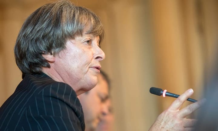 Margret Kiener Nellen

Das sind die reichsten Parlamentarier: Platz 5: Margret Kiener Nellen (SP/BE) Die «Weltwoche» machte die Steuerveranlagung 2011 des Ehepaars Kiener-Nellen publik.Vermögen: 10 Millionen Franken