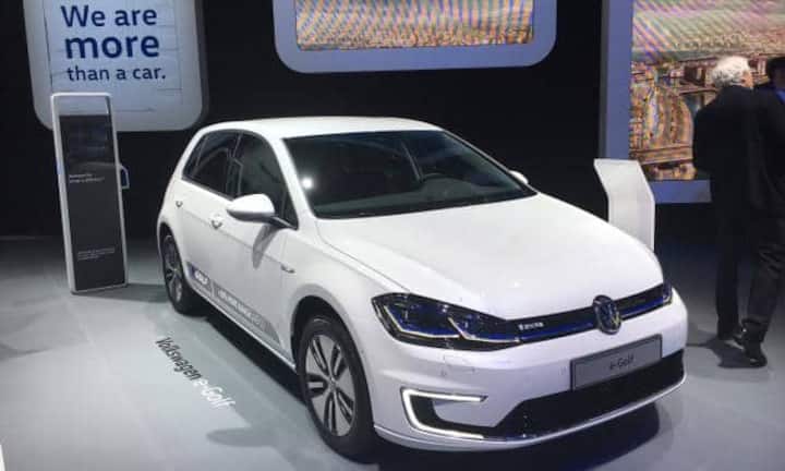 Ein Auto von heute: der E-Golf. In Genf wird er mit neuem Display präsentiert.