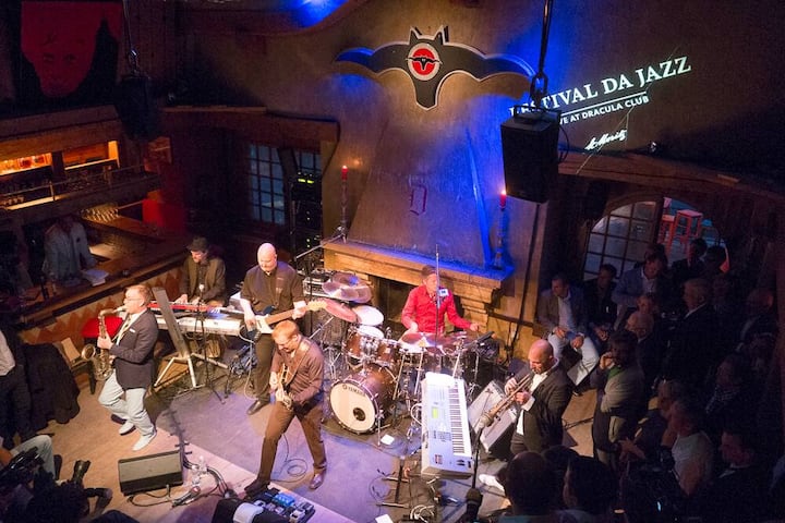 Mezzoforte in concert im Dracula Club