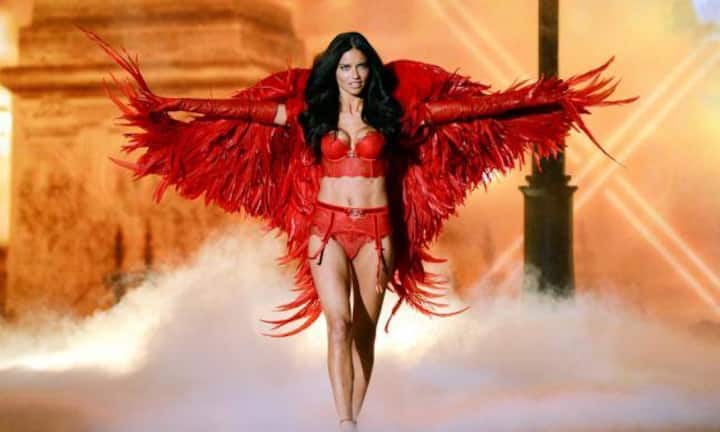 Adriana Lima: 8 Millionen US-Dollar
Die Brasilianerin mit den blauen Augen ist schon seit 2000 ein Victoria's Secret Engel und immer noch eines der am besten verdienenden Topmodels weltweit.