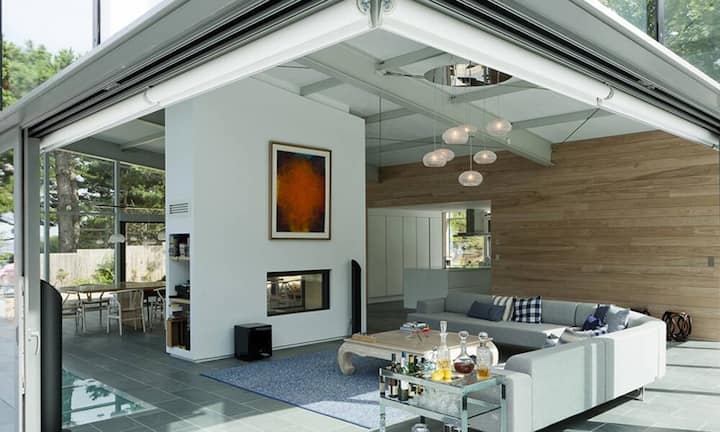 … dem Wohnraum und dem Garten können geöffnet werden, so dass die Brise…