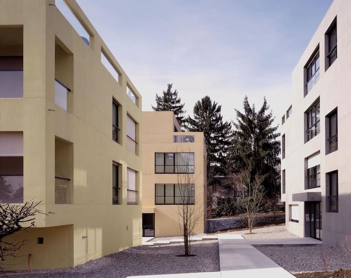 Drei Wohnhäuser an der ­Susenbergstrasse in Zürich.