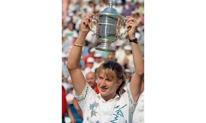 ... Steffi Graf. Im gleichen Jahr gewann die Deutsche auch zum ersten Mal in New York. Von ihren insgesamt 22 Grand-Slam-Titeln gewann sie fünf bei den US Open.