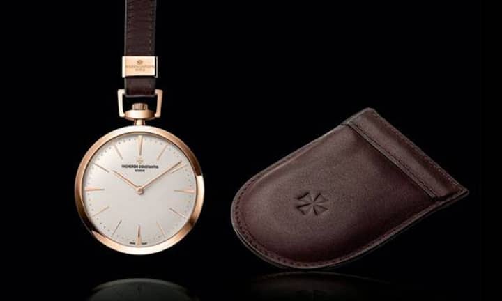 Schlank aus Tradition: Vacheron Constantin wartet im Segment der Extraflachen gleich mit drei Exklusivitäten auf: der Historique von 1955, in der das 1,64-Millimeter-Werk mit der Goldplatine tickt; der quadratischen Historique 1966 mit dem Automatikwerk (2,45 Millimeter); sowie der jüngst in die Kollektion aufgenommenen Patrimony-Taschenuhr. Mit 2,8 Millimetern Werkhöhe nicht ultraschlank, aber mit 7,4 Millimetern Gesamthöhe unüberbietbar elegant. In Rotgold: 41 800 Franken.