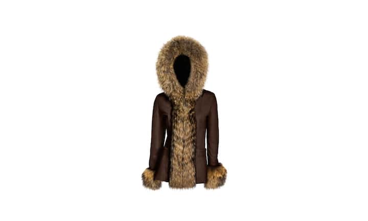 Luxus: Duohtavuohta (Frau) Diese Jacke aus Rentierleder und Pelz ist genau der richtige Begleiter für einen glamourösen Winter. Auch erhältlich in den Farben Cognac, Snow, Tobacco, Sierra, Elephant, Lichen, Port, Champagne, Cafe, Indian Tan und Olive. Preis 4.900 Franken