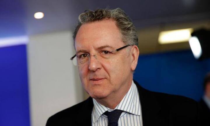 Die Erfahrenen:
Richard Ferrand zählt zu den ersten Unterstützern Macrons und half ihm, seine Bewegung «En marche!» im April 2016 zu gründen. Der 54-Jährige verfügt über mehr als zwei Jahrzehnte an Erfahrungen in der Politik und sitzt seit 2012 im Parlament. Er könnte einen wichtigen Kabinettsposten besetzen.