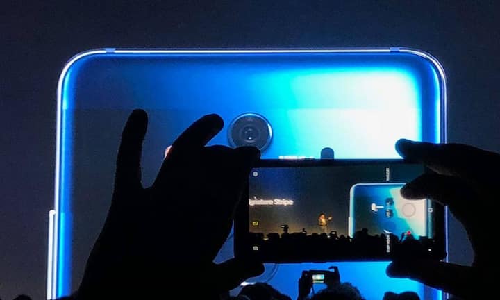 Huawei hat in München sein neustes Premiumhandy präsentiert: das Huawei Mate 10. Der chinesische Hersteller unterscheidet dabei zwei Versionen...