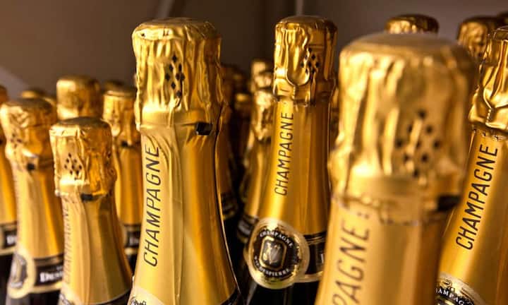 Der Umsatz im letzten Jahr betrug 4,36 Milliarden Euro, wovon 2,3 Milliarden
Euro im Export erwirtschaftet wurde.
Quelle: civc / Bilder: Keystone