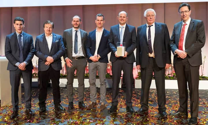 Die sechs Finalisten: Reto Reist, Geschäftsführer Moser-Baer AG; Ernst Kühni, VR-Präsident Kühni AG; Serge Michel, Inhaber und CEO Armin Strom AG; Claude Greisler, Direktor Manufaktur Armin Strom AG; Daniel Heiniger, CEO Heiniger AG; Beat Furrer, Senior CEO Furrer + Frey AG; Alex Naef, CEO Carrosserie Hess AG