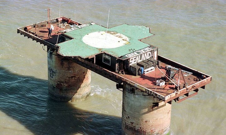 Sealand: Bisher bleibt es hier beim Traum. Internetutopisten wollten auf dieser Offshore-Plattform vor der britischen Küste ein eigenes «Internetland» errichten - losgelöst von den Regeln der übrigen Welt.

Bilder: Keystone/Unternehmen