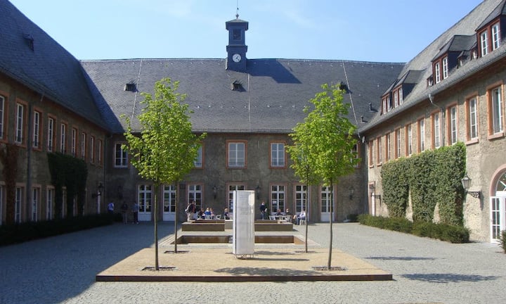 Platz 10EBS Business School (Deutschland): 73'576 Euro