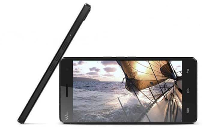 Selfie-Smartphone: Wiko Highway Die Frontkamera des Wiko Highway löst mit 8 Megapixeln auf und verspricht scharfe Selbstporträts. Das Gerät bietet ein flottes Arbeitstempo und ein scharfes Display.Testnote: 1.98.