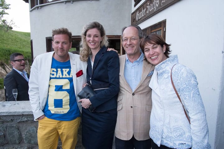 Christian Jott Jenny; Barbara Kälin Godat, Hoteliere; Dominique N. Godat, Hotelier; Corinna Fueter, Produktionsmanagerin Festival