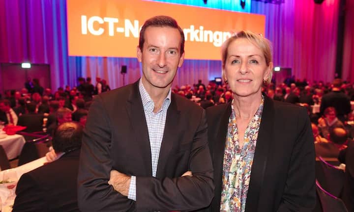 Pierre-Alain Allemand, CEO a.i., Salt.;
Therese Wenger, Director Media, PR & Political Affairs, Salt.