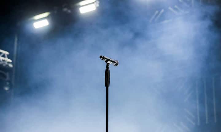 Musiker und Sänger: Weibliche Musikerinnen und Sängerinnen heiraten meist Menschen mit dem gleichen Beruf. Auch weibliche Textilmaschinenführerinnen heiraten oft Musikerinnen. Gleiches gilt für männliche Musiker und Sänger: Am ehesten heiraten sie weibliche Musikerinnen und Sängerinnen, oder auch männliche Aufsichtspersonen aus dem Einzelhandel.