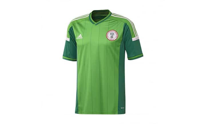 Mittelmässig: Das grüne Adidas-Trikot steht den Nigerianern sicher hervorragend, auch wenn die Form eher luftig daher kommt.