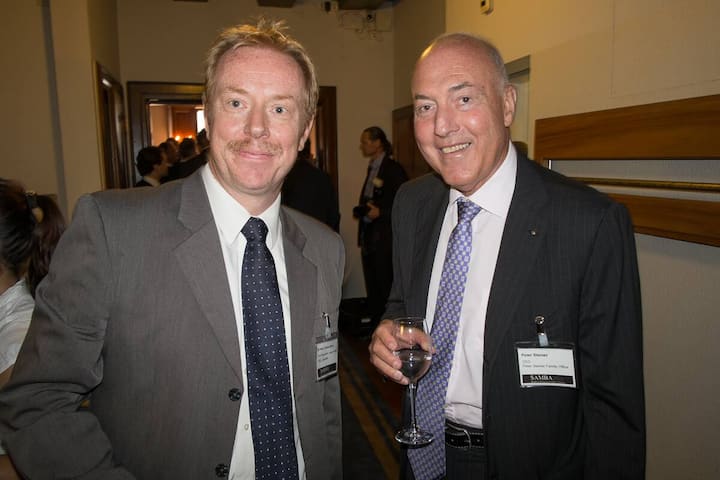 Denis Bron, Chef Flugmedizin, VBS, Luftwaffe; Peter Steiner, CEO, Peter Steiner Family Office