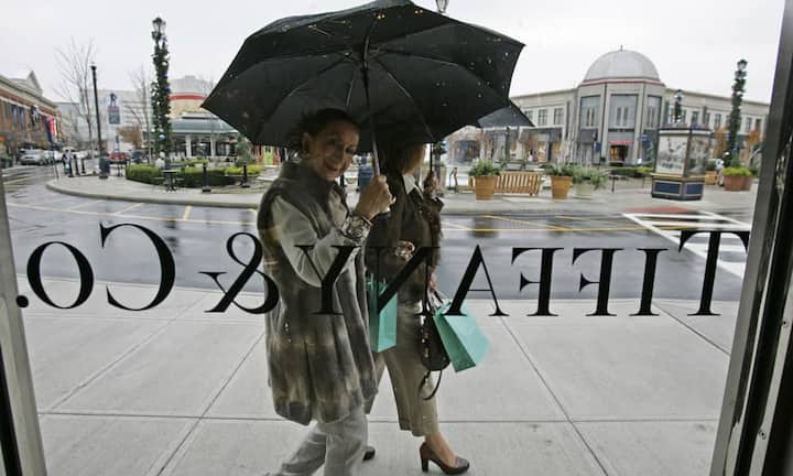 Tiffany & Co. knackt jährlich die zwei-Milliarden-Grenze im Umsatz und ist damit der grösste aller Schmuckkonzerne.