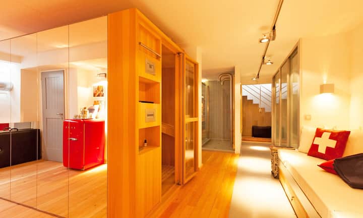 Warum sollte es ein Gästezimmer sein, wenn auch ein privates Gästehaus möglich ist? Dieses erstreckt sich über 200 m².