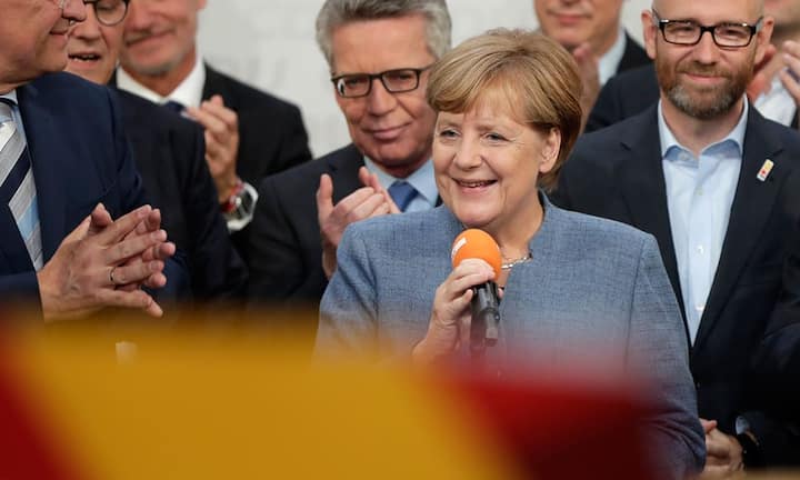 Angela Merkel (CDU): Gegen die 63-Jährige und ihre Christdemokraten kann keine Regierung gebildet werden. Als Gewinnerin kann sie sich dennoch kaum fühlen: Die rund 33 Prozent für die Union sind deutlich von den 41,5 Prozent bei der Bundestagswahl von vor vier Jahren entfernt. Die Frage, wie viele ihrer Wähler aus welchen Gründen zur AfD abwanderten, dürfte die Union nach der Wahl noch lange beschäftigen...