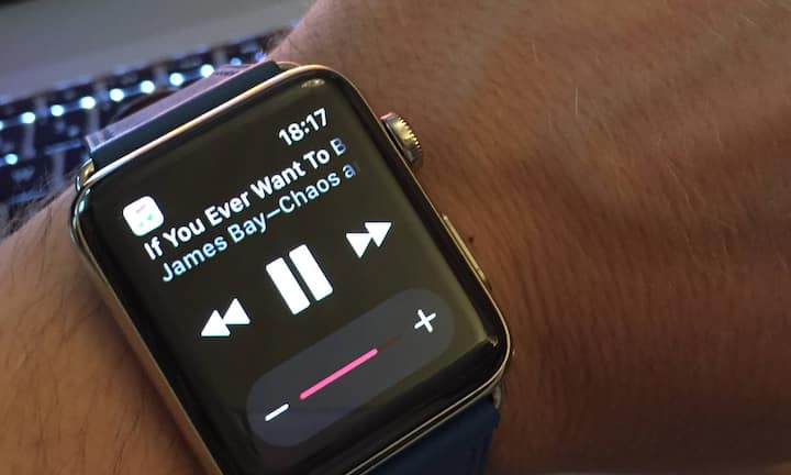 Eine nette Funktion: Musik über iTunes per Bluetooth hören. Vor allem auch für Hobbyjogger ideal - mit der Apple Watch Series 2 ist ein Gadget da, das alles Nötige am Handgelenk bereitstellt.