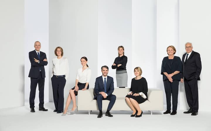 2. und 3. Generation der Familie Liebherr: Jan Liebherr, Stefanie Wohlfarth, Sophie Albrecht, Philipp Liebherr, Patricia Ruf, Johanna Platt, Isolde Liebherr, Willi Liebherr