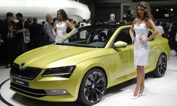Skoda Superb
Auf dem Genfer Autosalon 2015 feiert die Limousine Messepremiere. Die dritte Generation des tschechischen Mittelklässlers soll die 750.000 verkauften Einheiten seiner beiden Vorgänger zu toppen. Dafür hat Skoda den Superb von Grund auf neu entwickelt.