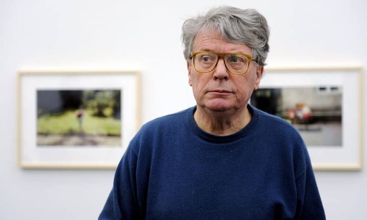 Platz 1: Roman Signer Wie letztes Jahr wurde der 77-jährige Meister poetischer Sprengkunst, Roman Signer, auf Platz eins gehoben. Signer ist Bildhauer, Zeichner, Aktions- und Konzeptkünstler sowie Filmer und lebt in St.Gallen. Preisspanne: ca. 3000 - 150'000 Franken Bilder: Keystone