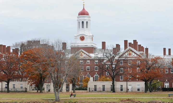 Platz 1: Harvard University Mit 3130 Alumni machten die meisten der derzeit reichsten Menschen der Welt ihren Abschluss der Harvard University. Unter ihnen befinden sich unter anderem Goldman-Sachs-Chef Lloyd Blankfein.Keystone