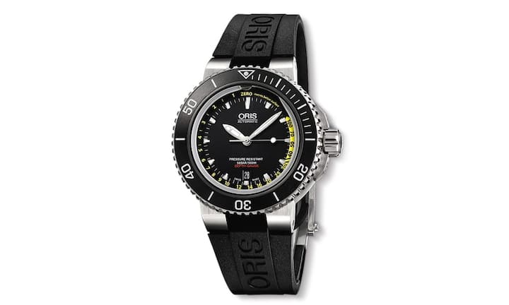 Die Gehäusespezialisten bei
Oris liessen sich für ihre Aquis
Depth Gauge eine mechanische Tiefenmessung einfallen. Die aktuelle Tauchtiefe wird auf der Lünette signalisiert. Eine starke Idee. Mit mechanischem Werk. 3000 Franken.