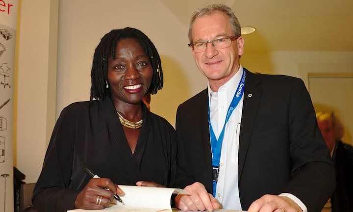 Auma Obama, Rednerin, Gründerin Sauti Kuu Foundation;
Bruno Peterer, Partner, oprandi & partner ag